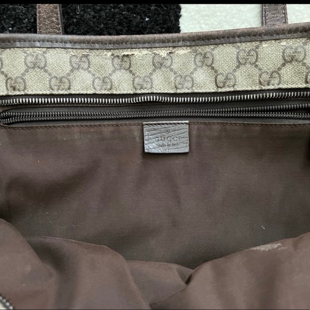 Used Authentic GUCCI BAG 💼